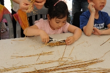 2012년 어린이날행사-짚풀공예